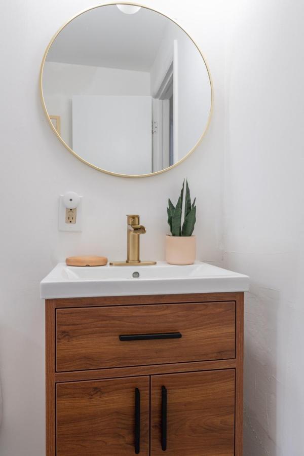 Retro Retreat Renovated 2Br, Desk, No Chore List! Kingston Exterior foto